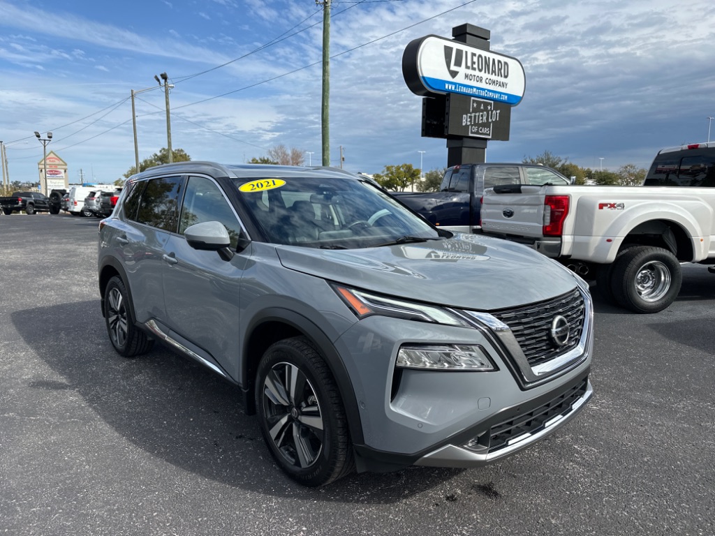 2021 Nissan Rogue Platinum's photo