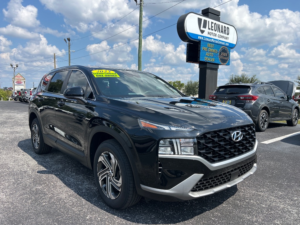 2023 Hyundai Santa Fe SE's photo