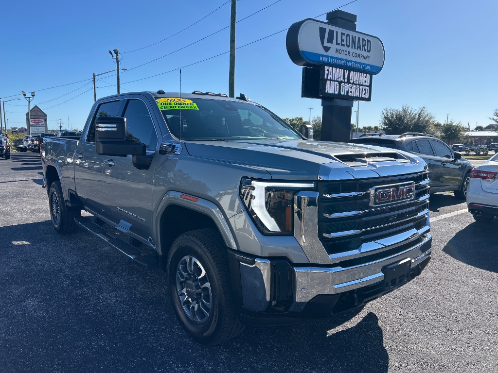 2025 GMC Sierra 3500HD SLE's photo