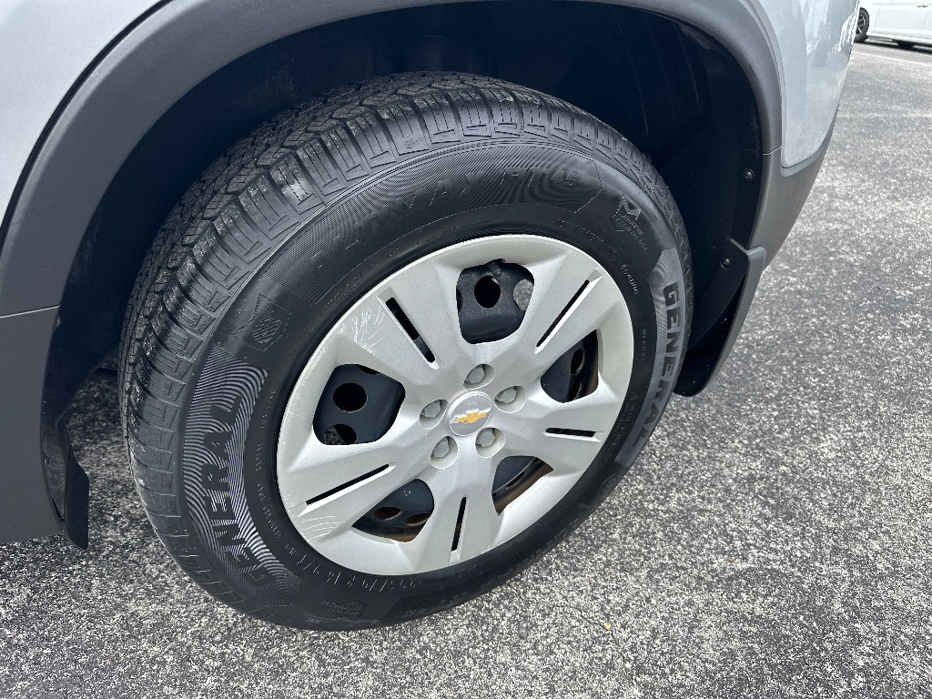 2016 Chevrolet Trax LS - Photo 25