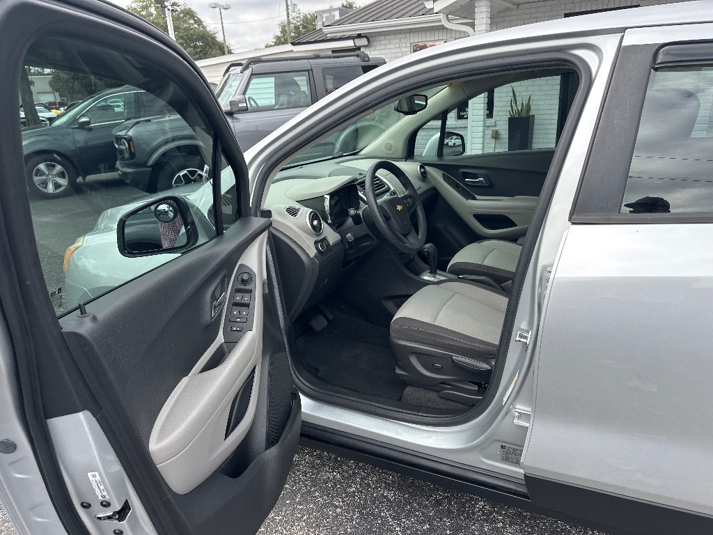 2016 Chevrolet Trax LS - Photo 12