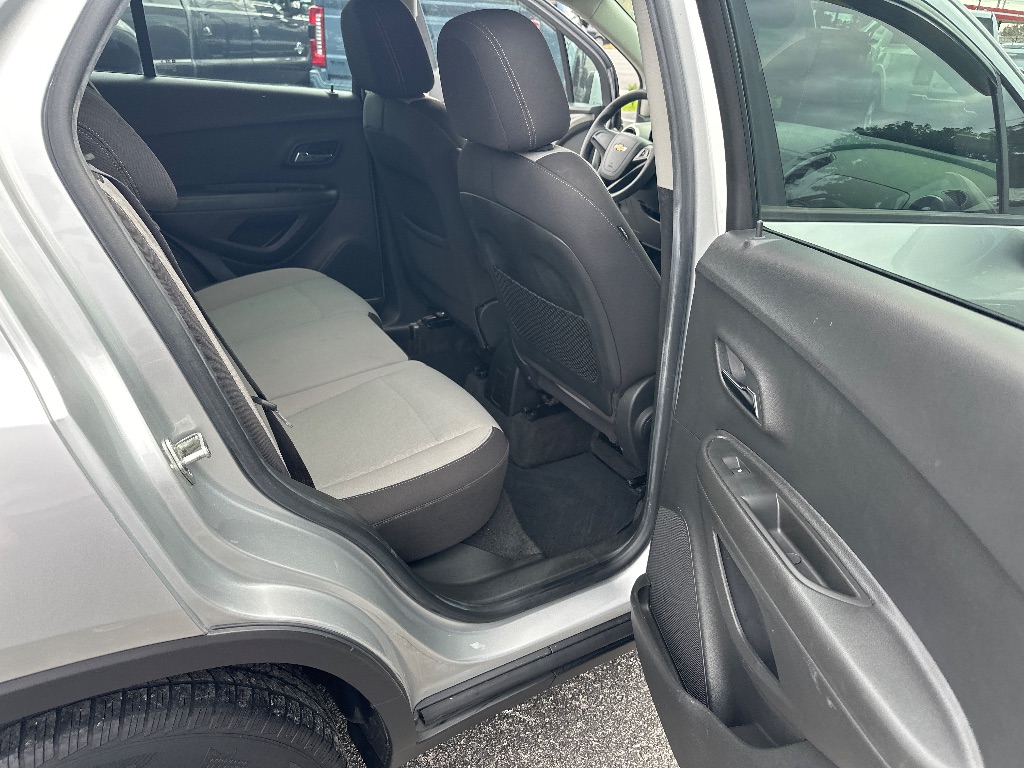 2016 Chevrolet Trax LS - Photo 17