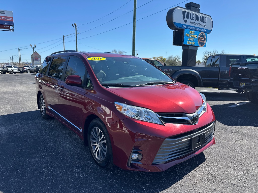 2019 Toyota Sienna XLE